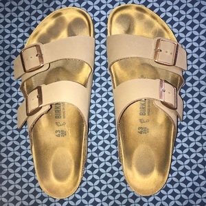 Size 43 regular width Arizona Birkenstock sandals